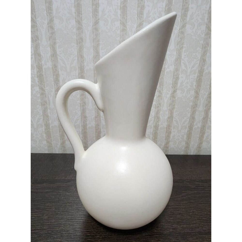 Royal Haeger Ewer Pitcher Vase Cream Color 9"